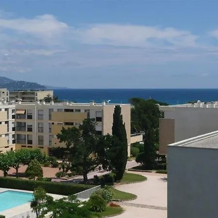 Avec Piscine Et Terrasse, Proche - 4 Couchages, Parking, Animaux Acceptes - Fr-1-251-808 Le Lavandou