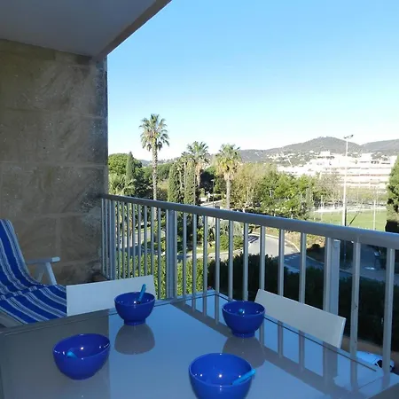 Avec Piscine Et Terrasse, Proche - 4 Couchages, Parking, Animaux Acceptes - Fr-1-251-808 Apartment *