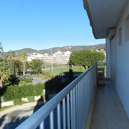 Avec Piscine Et Terrasse, Proche - 4 Couchages, Parking, Animaux Acceptes - Fr-1-251-808 Apartment Le Lavandou