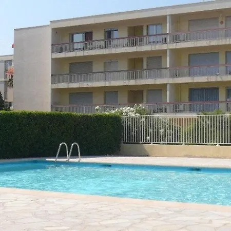 Avec Piscine Et Terrasse, Proche - 4 Couchages, Parking, Animaux Acceptes - Fr-1-251-808